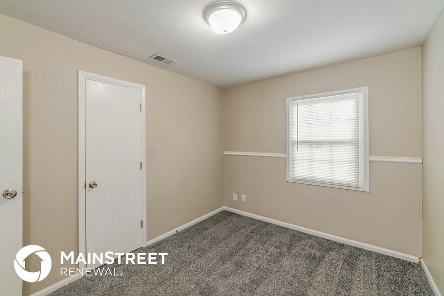 Building Photo - 5810 Alanadale Dr