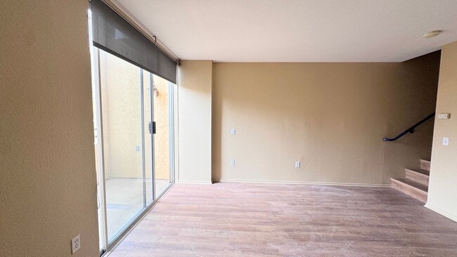 Building Photo - 1 Bedroom in Venetian Gated Community