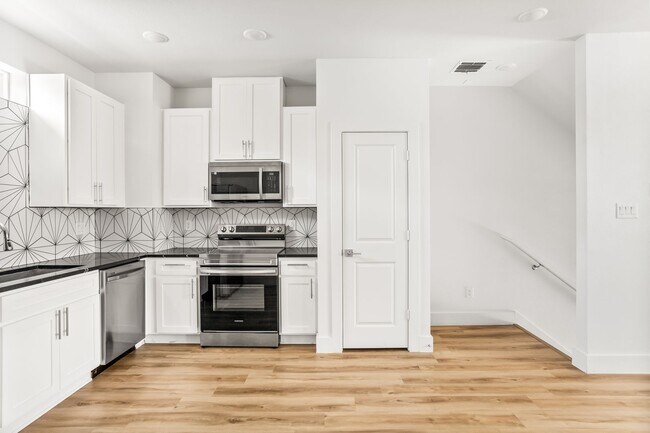 Building Photo - 2505 Benbrook Blvd
