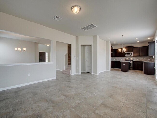Building Photo - 2004 Braunig Cove