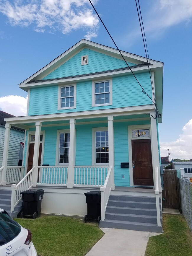 Front - 1339 Independence Street