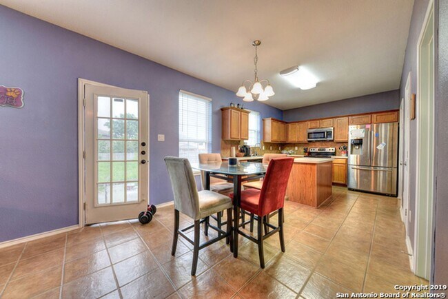 Building Photo - 3 Bedroom/2.5 Bathroom Home Located in Bentwood Ranch