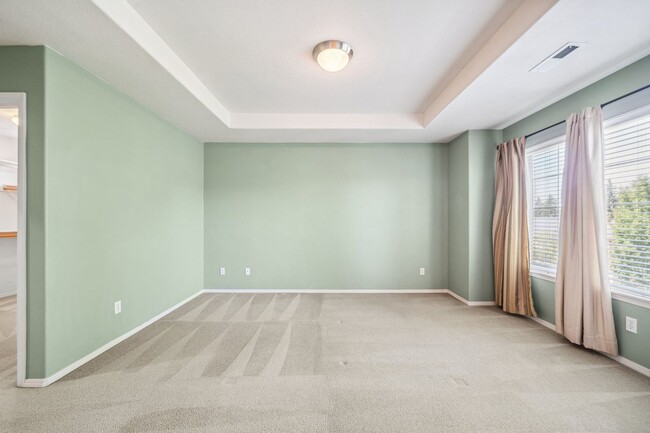 Building Photo - 16884 NW Shadow Hills Ln