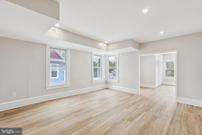 Building Photo - 11 Lexington Ave