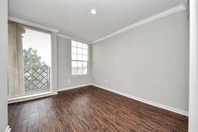 Building Photo - 2333 Bering Dr