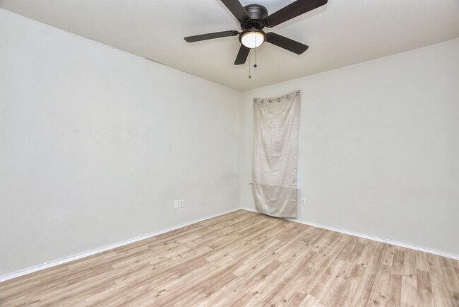 Building Photo - 3007 Crystal Cove