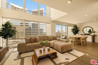 Building Photo - 2025 Ave of the Stars
