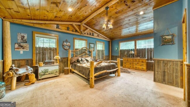 Building Photo - 911 Summit Way