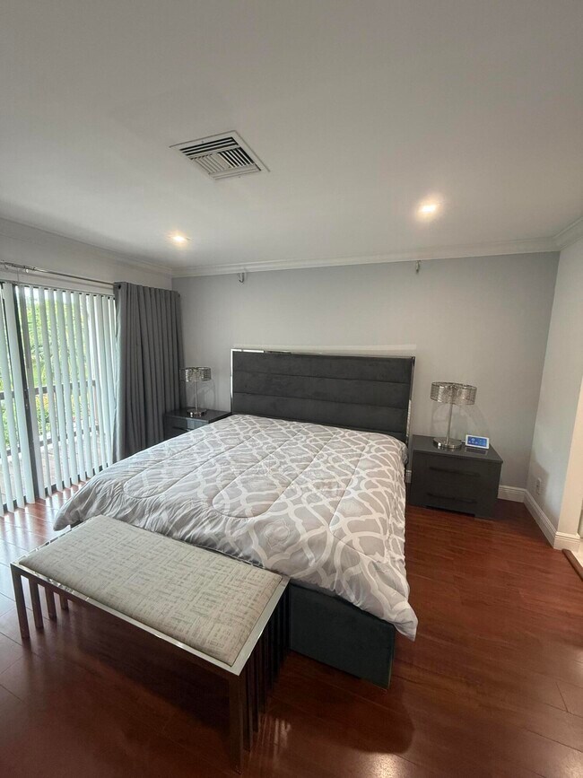 Building Photo - 12394 Westhampton Cir