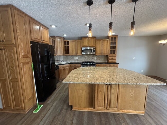 Building Photo - 7349 York Ave N