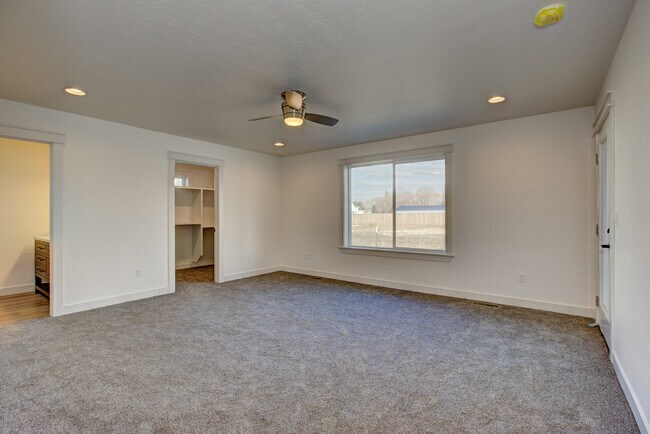 Building Photo - 1342 S Justice Ave