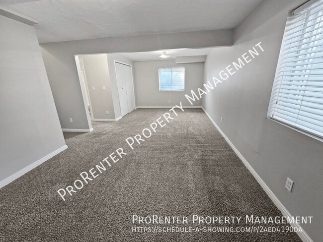 Building Photo - 1401 Ash Dr