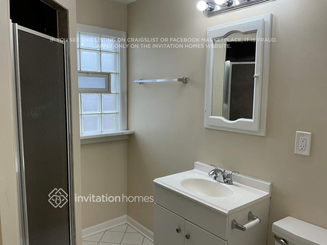 Building Photo - 1808 W 187th St