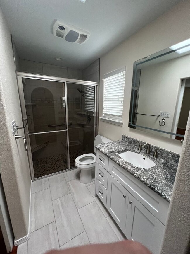 Building Photo - Executive Rental