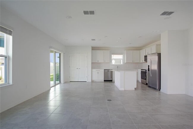 Building Photo - 437 Waterford Dr