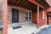 Building Photo - 2434 Fowler Ave