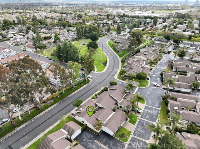 Building Photo - 32 Lone Pine