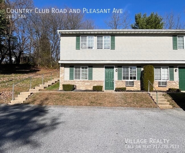 Building Photo - 605 Country Club Rd