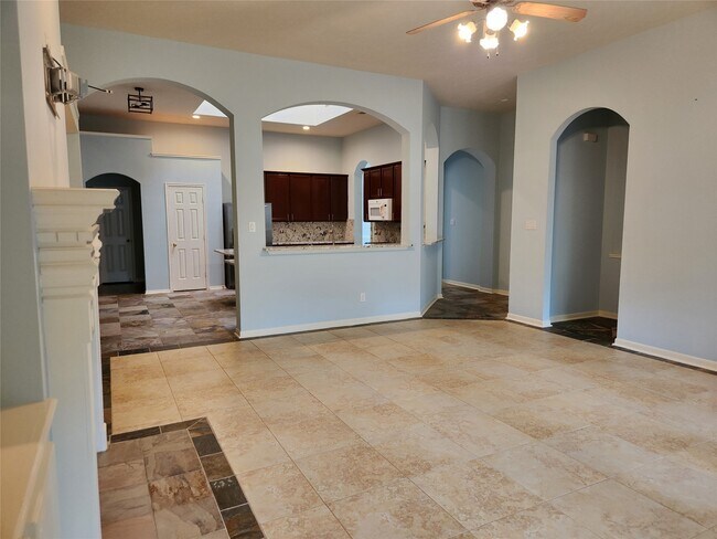 Building Photo - 23611 Desert Gold Dr