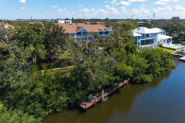 Building Photo - 850 S Tamiami Trl