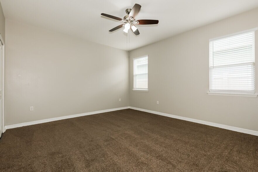 Building Photo - 1309 Canyon Oaks Dr