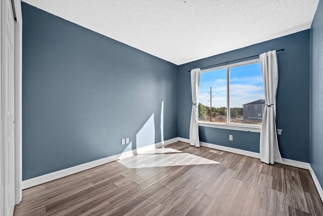 Building Photo - 5401 N Wagonwheel Trail