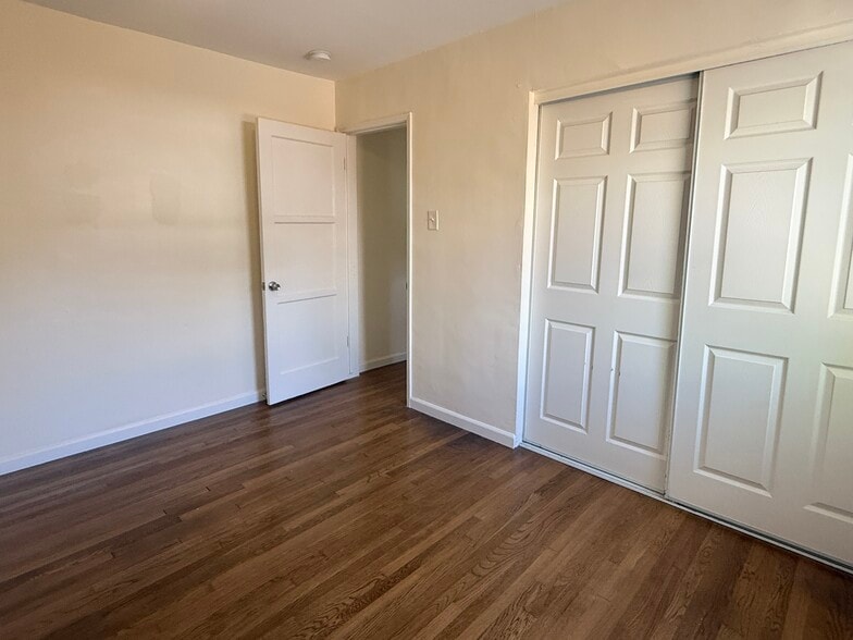 Building Photo - 11527 Albers St