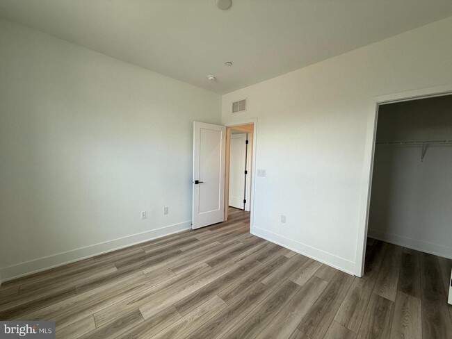 Building Photo - 2103 Donatello Dr