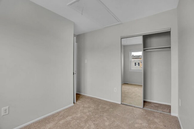 Building Photo - Gorgeous 5 Bedroom In Harford County Ready...