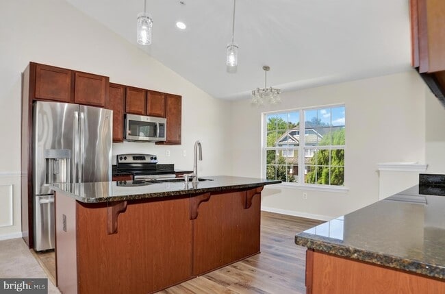Building Photo - 21096 Lizson Ct