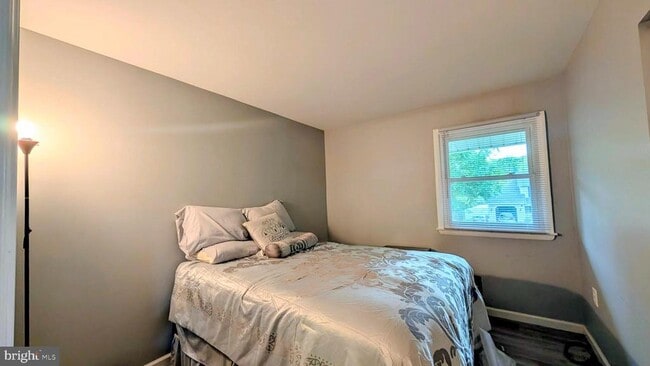 Building Photo - 922 Petinot Pl