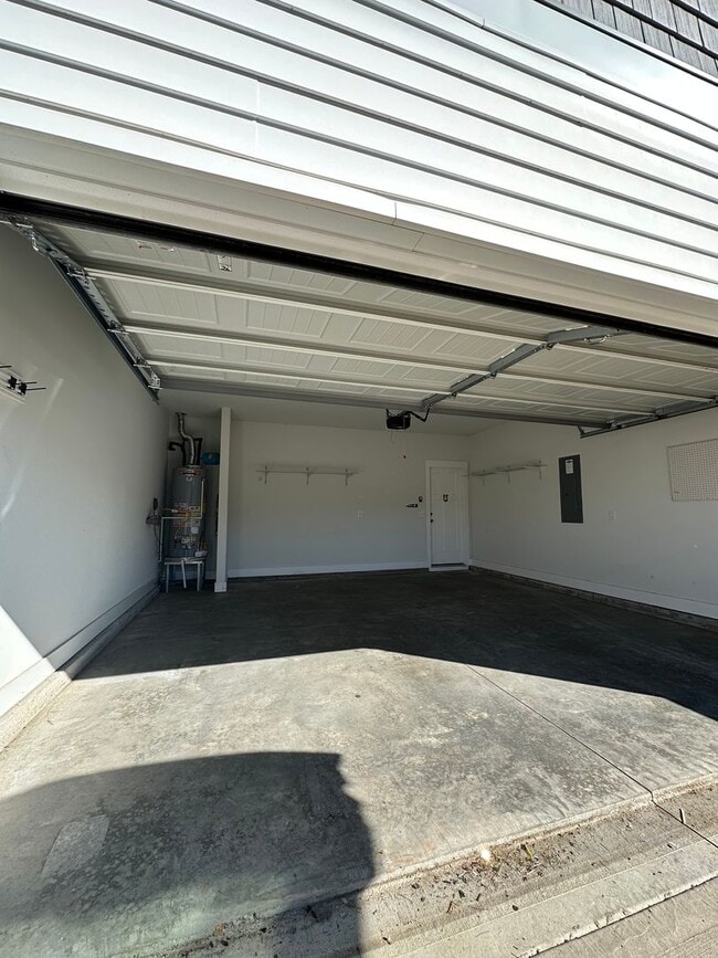 Building Photo - 521 Robinwood Pl
