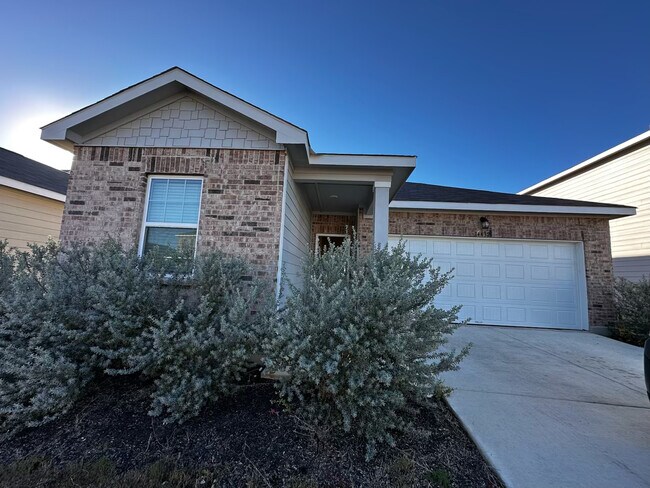 Building Photo - 14432 Woodland Vly