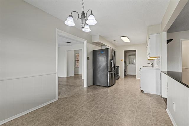 Building Photo - 216 Red River Dr