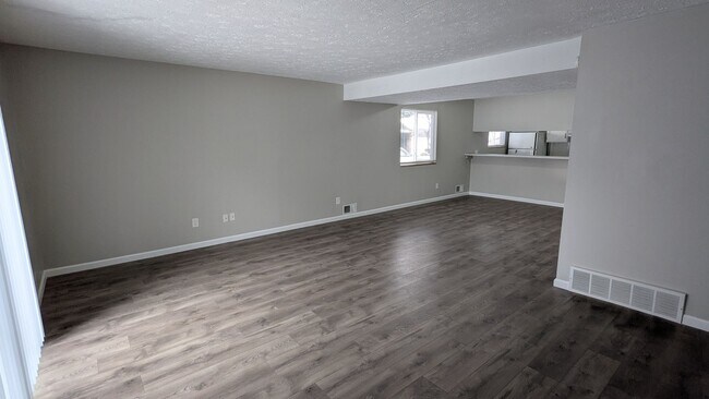 Building Photo - MN Cedar Village (833)