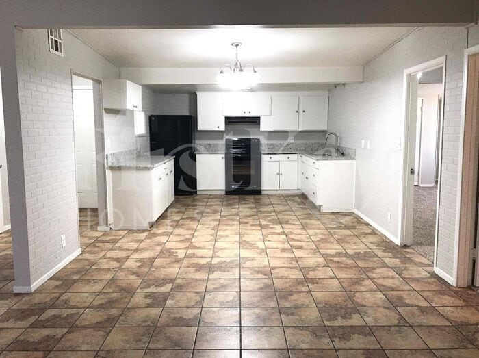 Building Photo - 4747 Everman Dr
