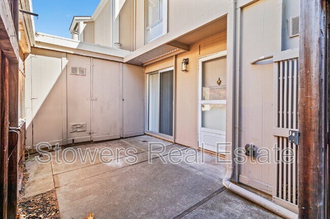 Building Photo - 433 Garden Creek Pl