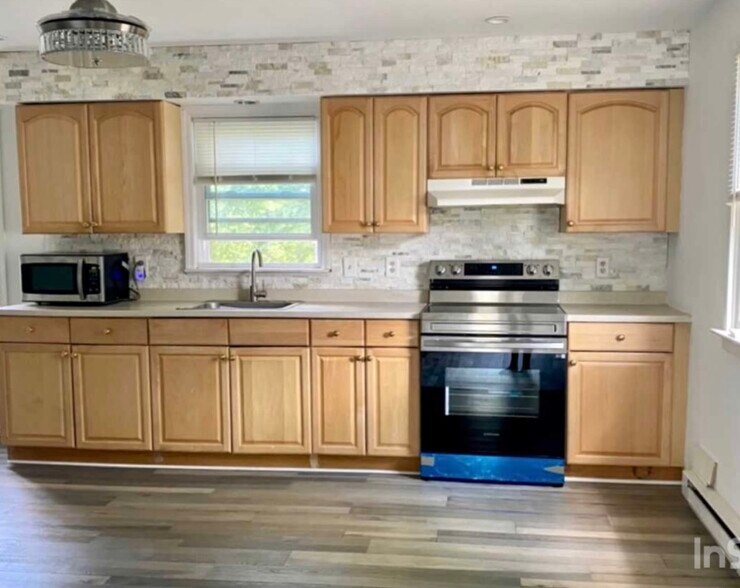 Primary Photo - 121 New St