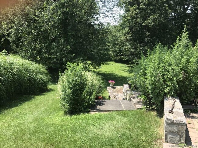 Building Photo - 722 Knapps Hwy