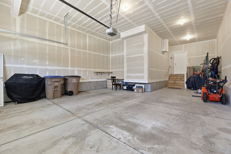 Building Photo - 14706 Glacial Peak Dr