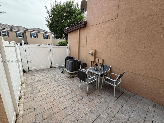 Building Photo - 9350 SW 171st Ct