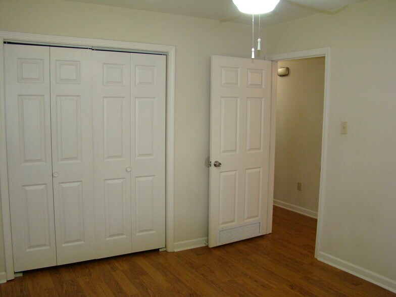 Bedroom - 4208 Tartan Dr