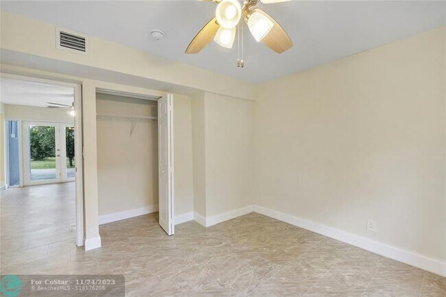 Building Photo - 1562 NE 36th St