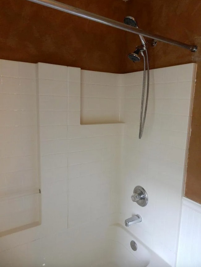 Building Photo - 3 Bed, 2.5 Bath Townhome Near Mehaffey Park & The Olde Course!