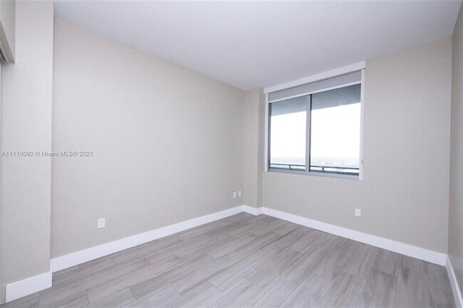 Building Photo - 16385 Biscayne Blvd