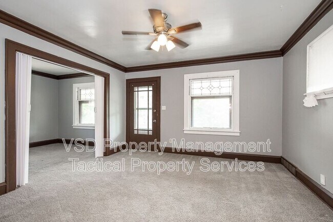 Building Photo - 4024 E 143rd St