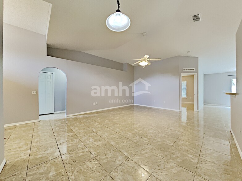 Building Photo - 16918 Corner Hill Ct