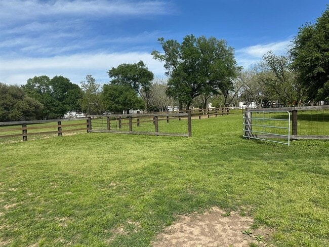 Building Photo - 1410 Field Store Rd
