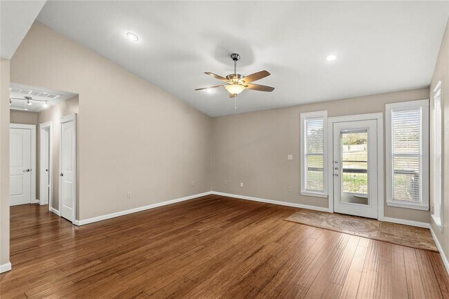 Building Photo - 18000 Lafayette Park Dr