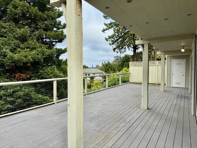 Building Photo - 142 Buchanan Dr